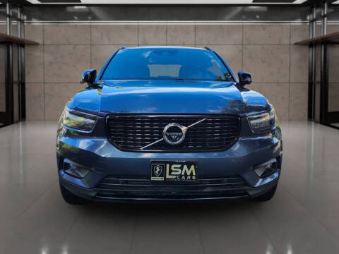 2022 Volvo XC40 T5 R-Design