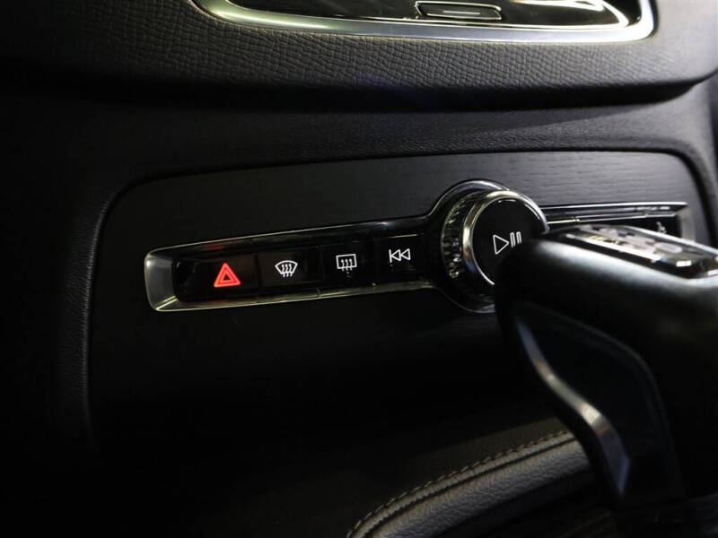 2020 Volvo XC90 T5 Momentum