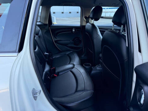 2015 MINI Hardtop 4 Door Cooper