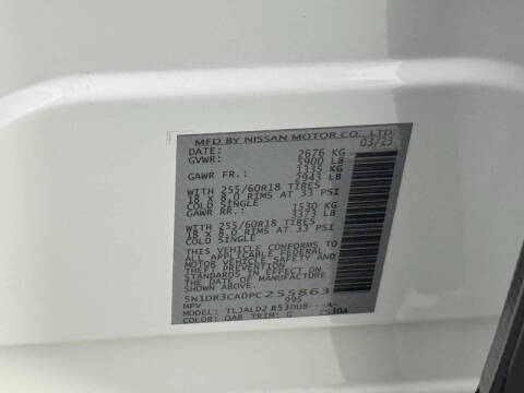 2023 Nissan Pathfinder SL