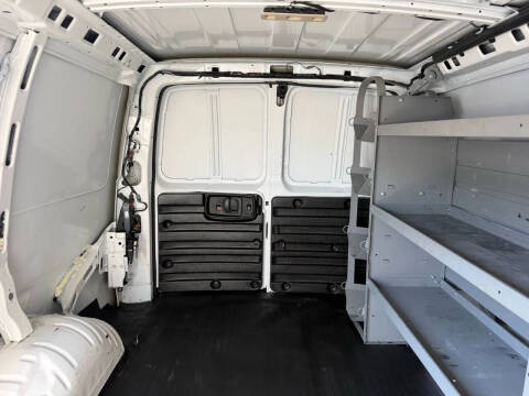 2022 GMC Savana 2500