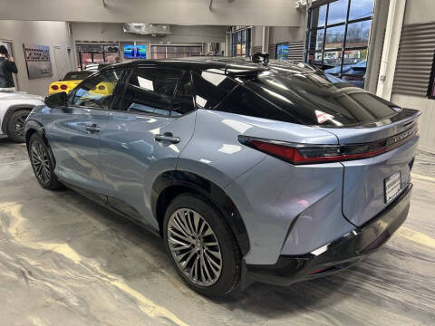 2023 Lexus RZ 450e Luxury