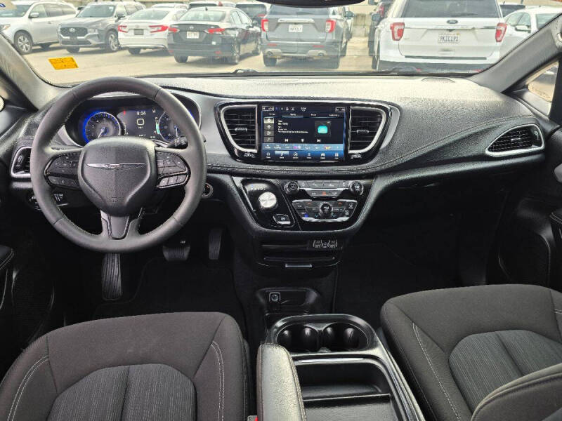 2024 Chrysler Pacifica Touring