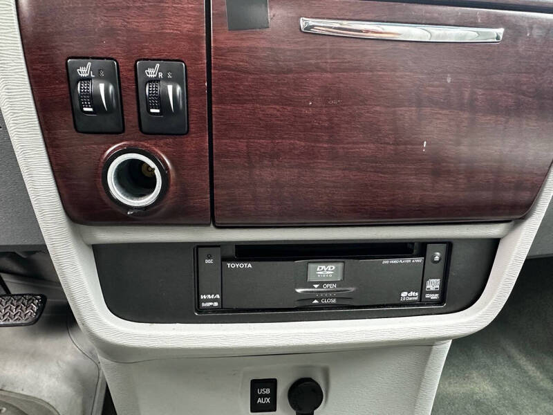 2012 Toyota Sienna XLE 8-Passenger