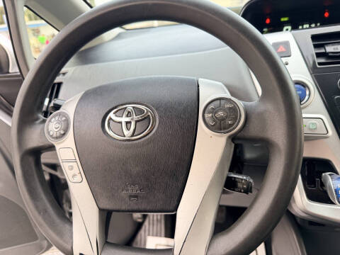 2014 Toyota Prius v Five