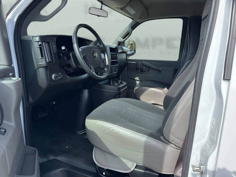 2023 Chevrolet Express 2500