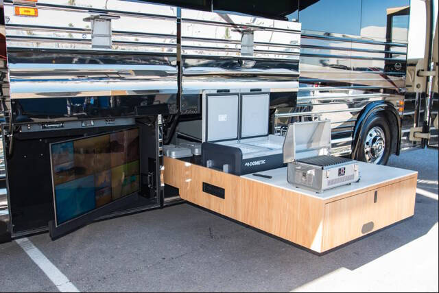 2008 Prevost Marathon XL45