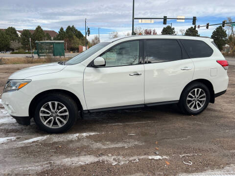 2014 Nissan Pathfinder for sale at R n B Cars Inc. in Denver CO