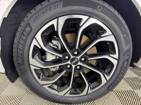 2025 Lincoln Nautilus Hybrid Reserve