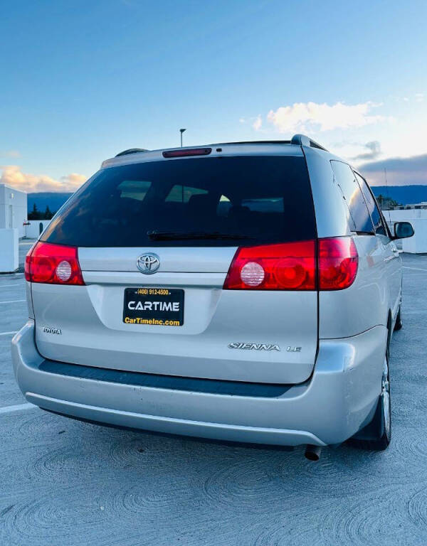 2009 Toyota Sienna LE 7-Passenger