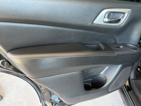 2020 Nissan Pathfinder SV