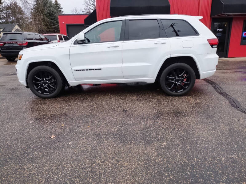 2017 Jeep Grand Cherokee Altitude photo 12