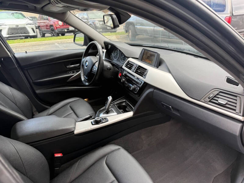 2017 BMW 3 Series 320i