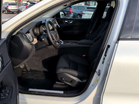 2026 Volvo XC60 B5 Core