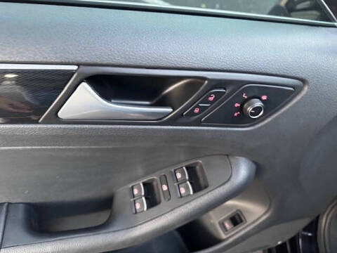 2017 Volkswagen Jetta 1.8T SEL