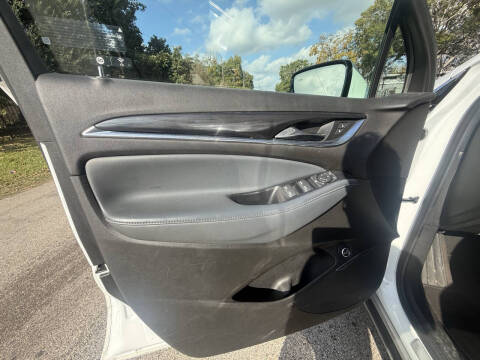 2022 Buick Enclave Essence