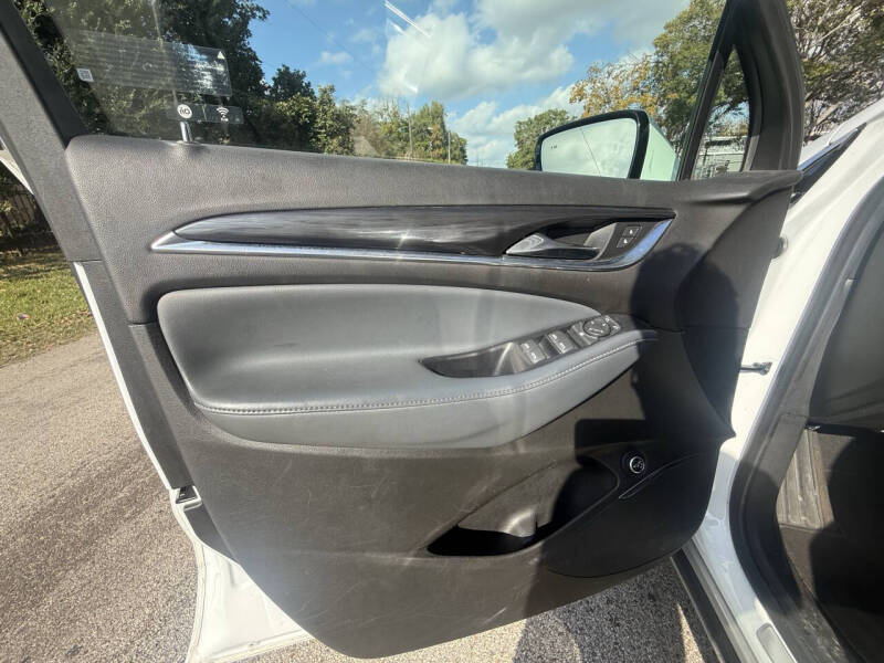 2022 Buick Enclave Essence