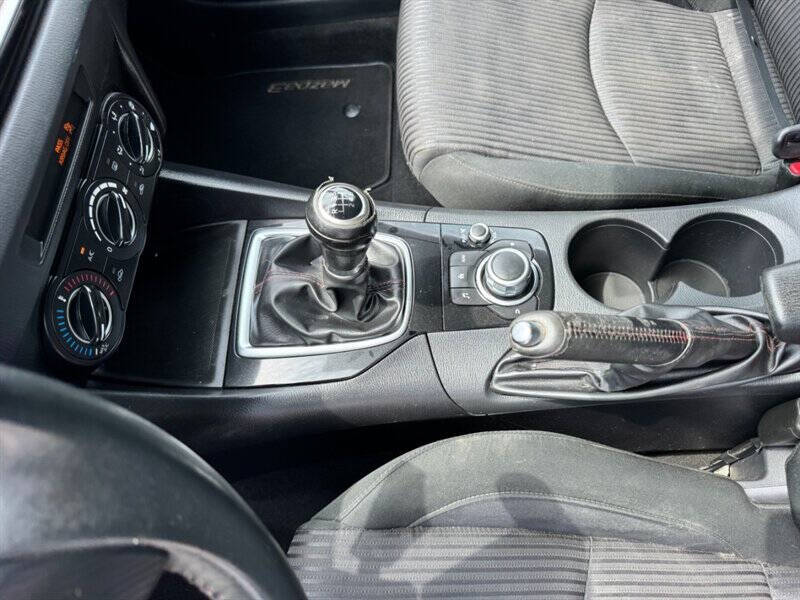 2015 Mazda MAZDA3 i Touring