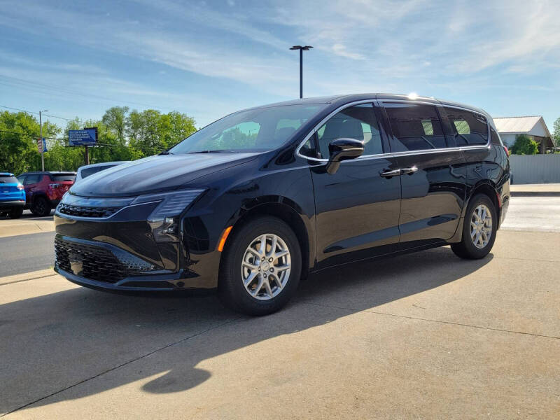 2027 Chrysler Pacifica Select