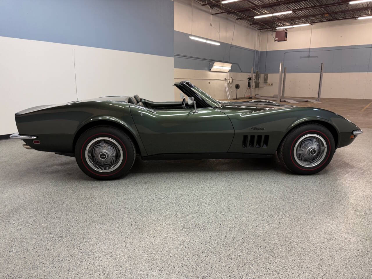 1969 Chevrolet Corvette 12