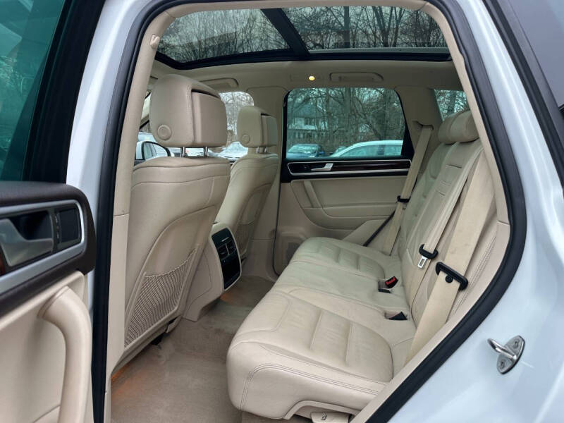 2013 Volkswagen Touareg VR6 Sport