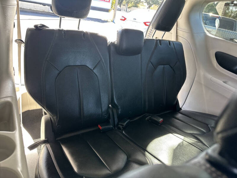 2017 Chrysler Pacifica Touring Plus