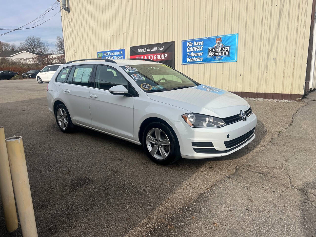 2015 Volkswagen Golf SportWagen for sale at BNM AUTO GROUP in GIRARD, OH