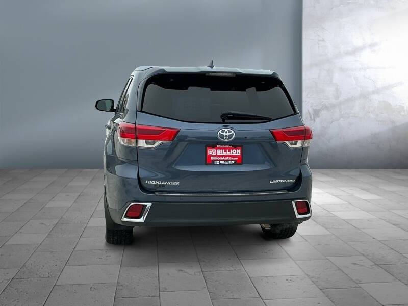 2017 Toyota Highlander Limited Platinum