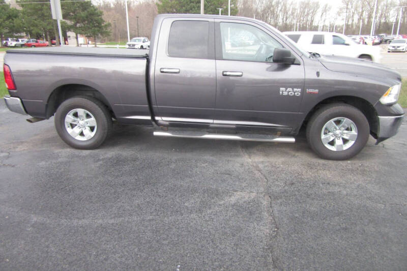 2017 RAM 1500 SLT