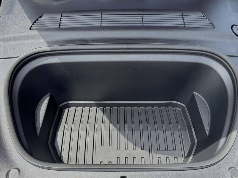 2024 Tesla Model Y Performance
