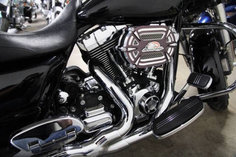 2014 Harley-Davidson STREET GLI