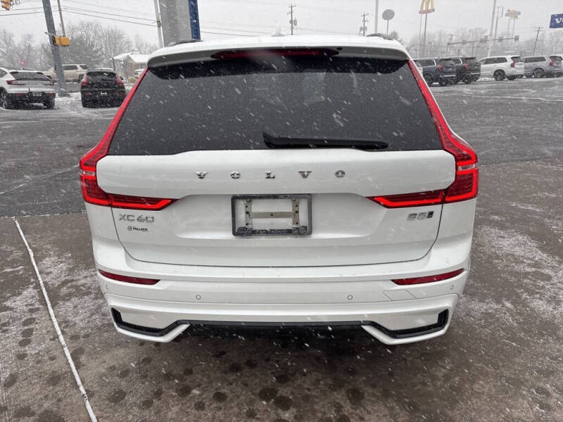 2025 Volvo XC60 B5 Plus Dark Theme