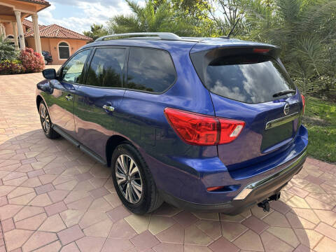2017 Nissan Pathfinder SV