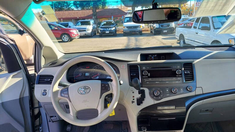 2011 Toyota Sienna