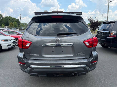 2017 Nissan Pathfinder Platinum