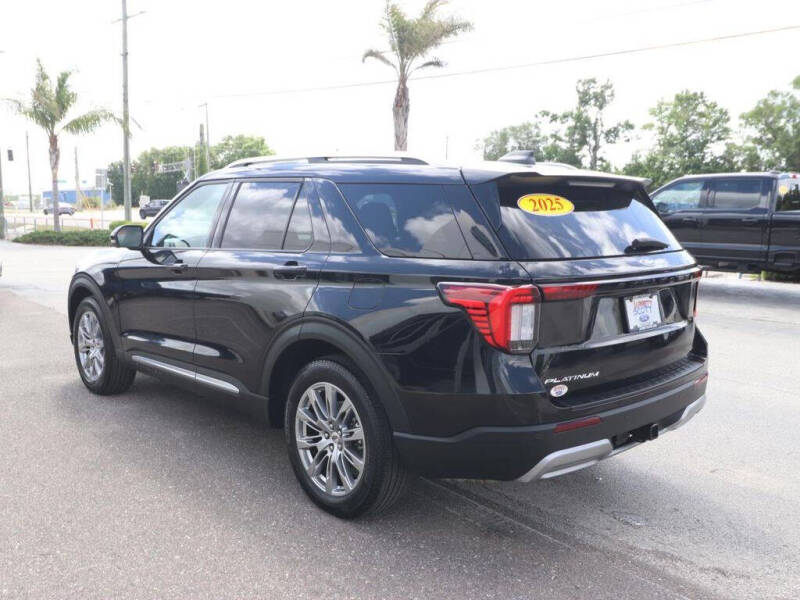 2025 Ford Explorer Platinum