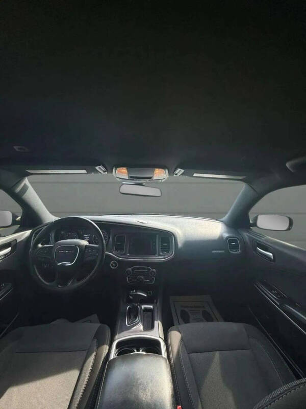 2017 Dodge Charger SE