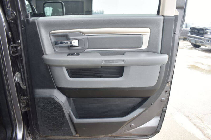 2017 RAM 1500 SLT