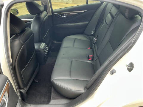 2015 Infiniti Q50