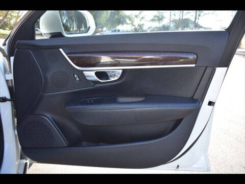 2017 Volvo S90 T5 Momentum