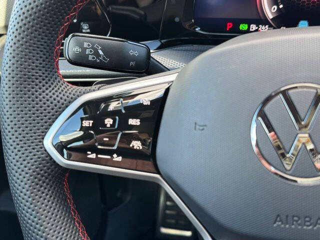 2024 Volkswagen Golf GTI Autobahn