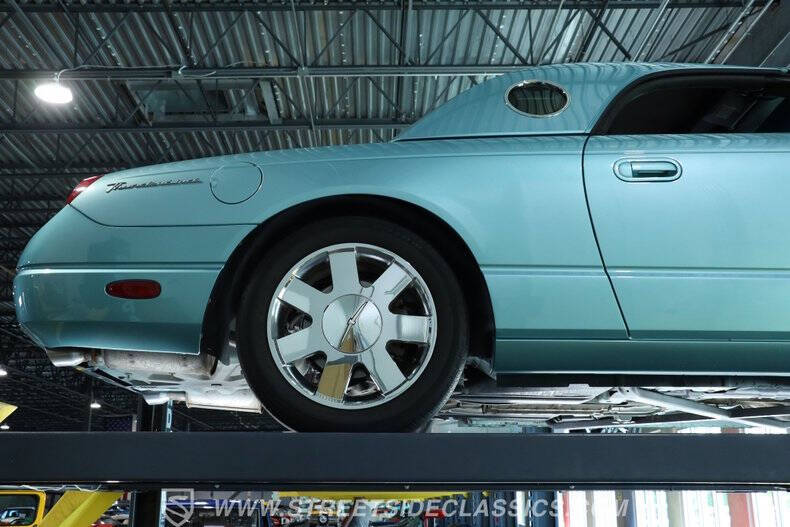 2002 Ford Thunderbird Deluxe