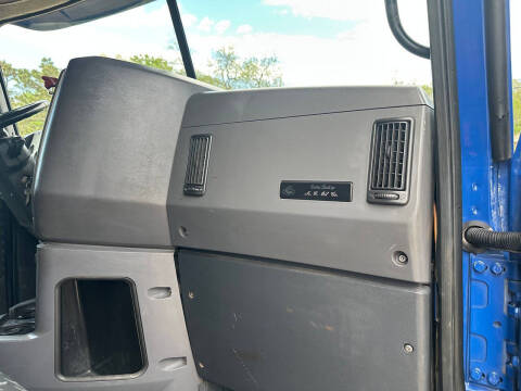 2011 Mack Pinnacle