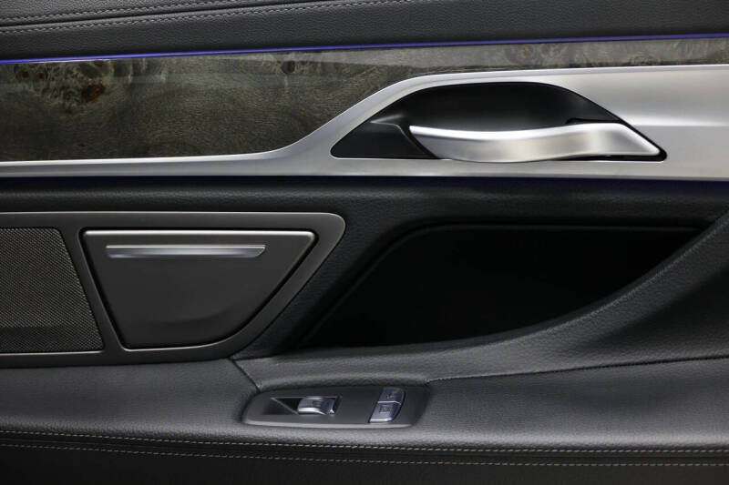 2021 BMW 7 Series 740i