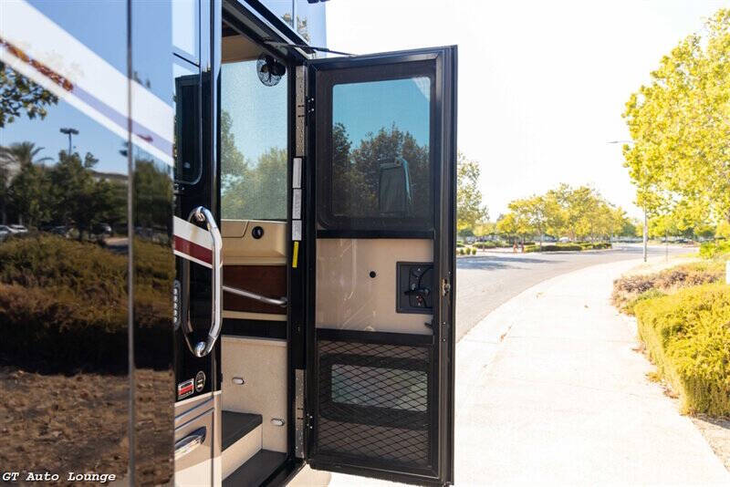 2016 Freightliner XCM Chassis