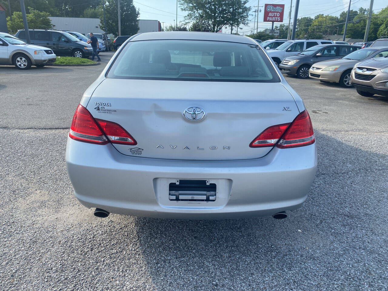 2005 Toyota Avalon XL photo