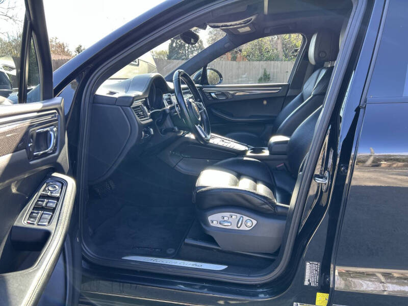 2016 Porsche Macan Turbo