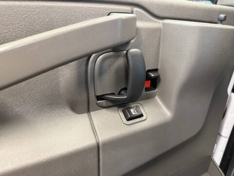 2023 GMC Savana 2500