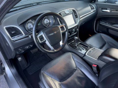 2011 Chrysler 300 Limited