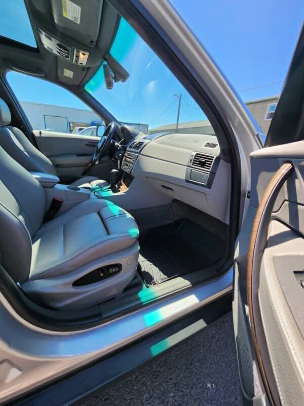2004 BMW X3 2.5i